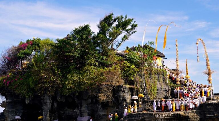 pura tanah lot