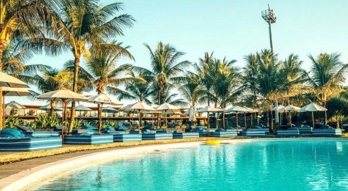 Komune Beach Club