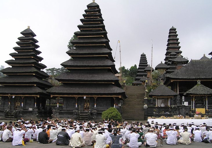 pura besakih bali