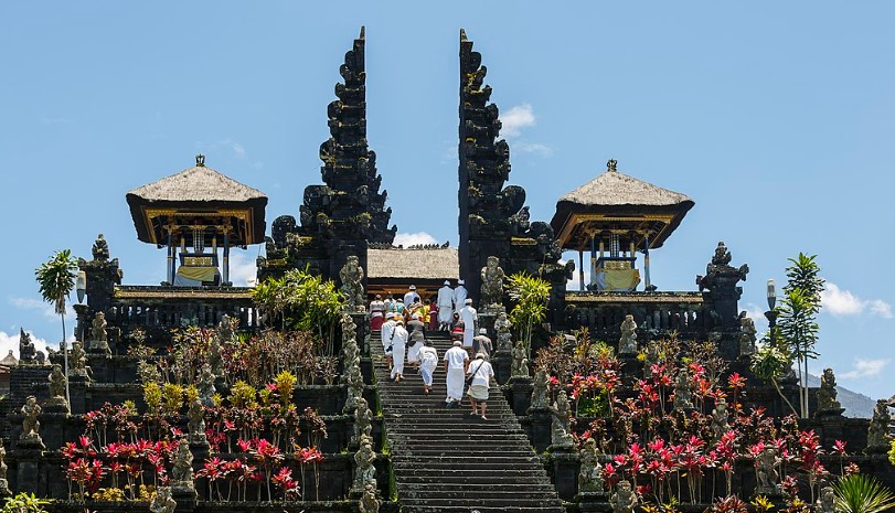 sejarah pura besakih