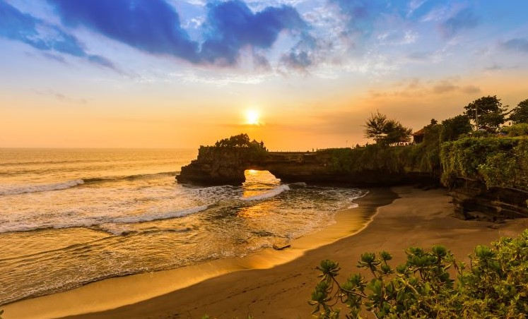 when is the best time to go to bali