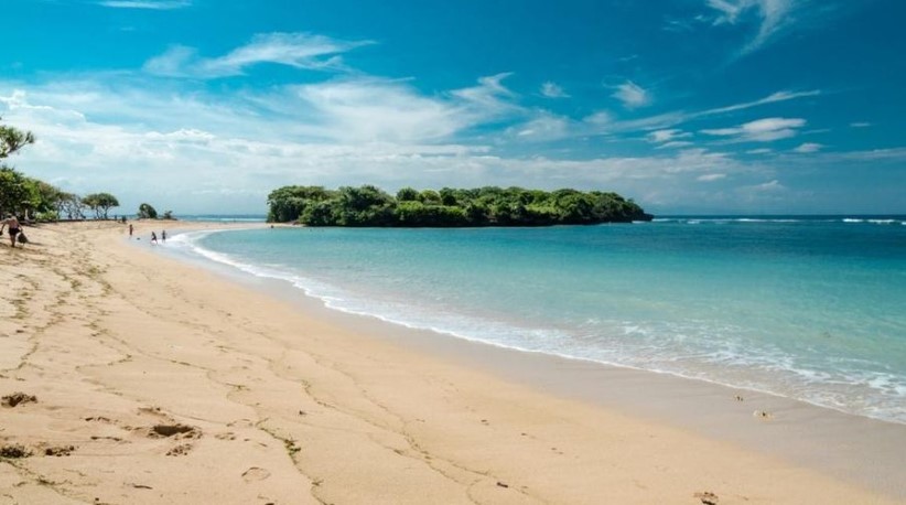 Outfit yang Cocok untuk ke Pantai