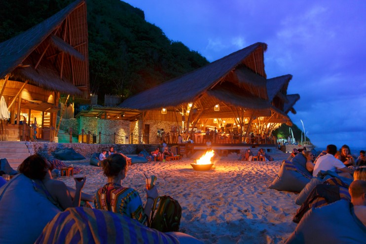 sundays beach club reviews