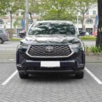 toyota innova zenix tampak depan