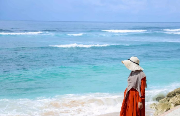 warna baju untuk ke pantai