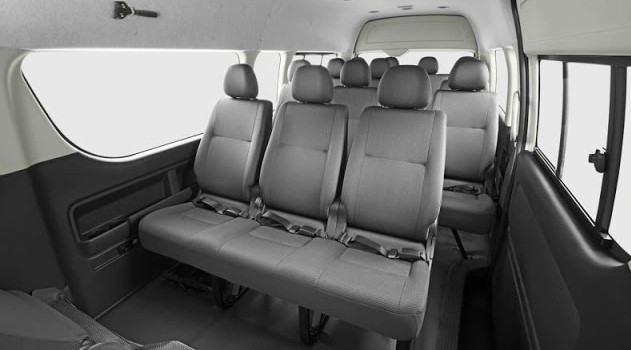 Hiace Premio berapa seat dan fitur