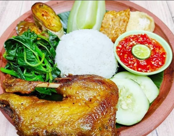Nasi Tempong terkenal di Bali