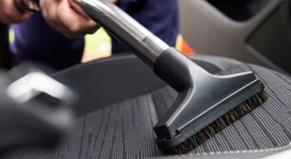 cara menghilangkan bau mobil