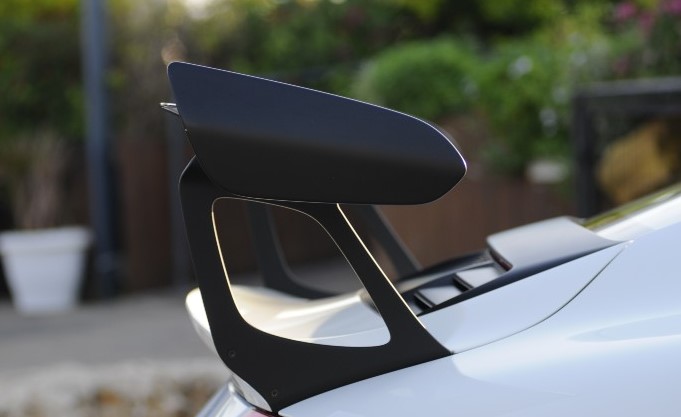 aneka spoiler mobil dan variasi body