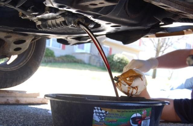 berapa km ganti oli transmisi mobil manual