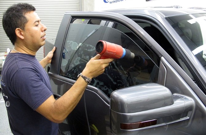pasang kaca film mobil
