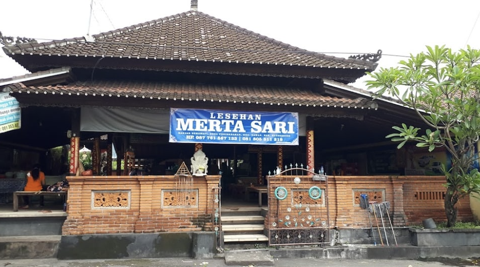 warung lesehan Ikan Laut Merta Segara