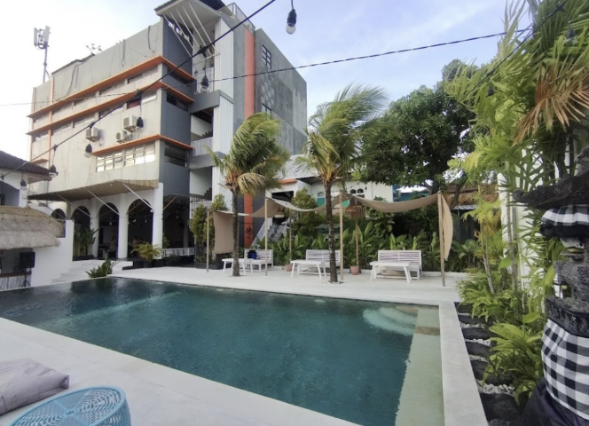 capsule hotel seminyak