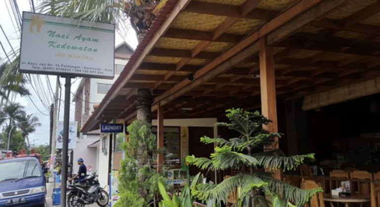 nasi ayam kedewatan ibu mangku - petitenget seminyak