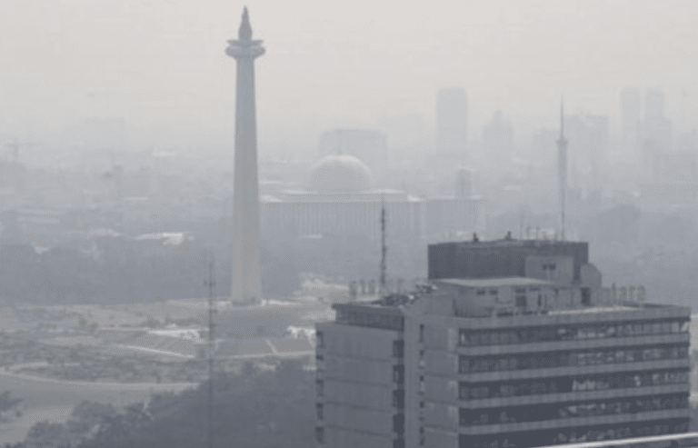 polusi udara dapat menyebabkan terjadinya hujan asam yang mengakibatkan