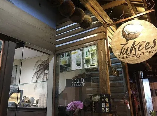 tukies coconut shop ubud