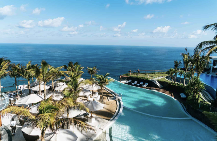 hotel di nusa dua bali dengan private beach