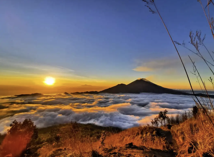matahari terbit di bali