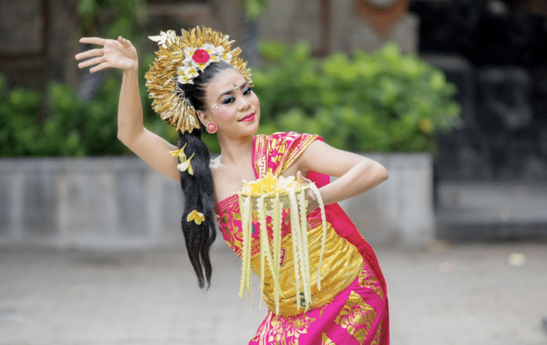 keunikan tari bali