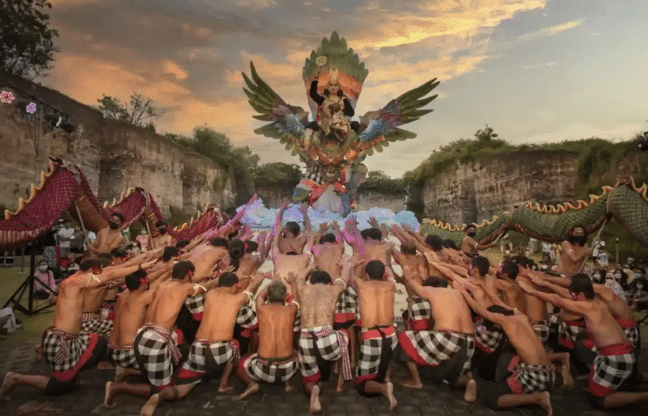 tari kecak