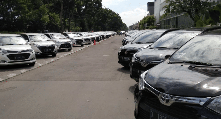 harga sewa mobil lepas kunci