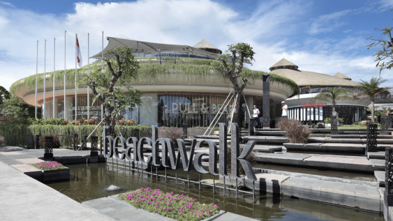 beachwalk shopping center photos