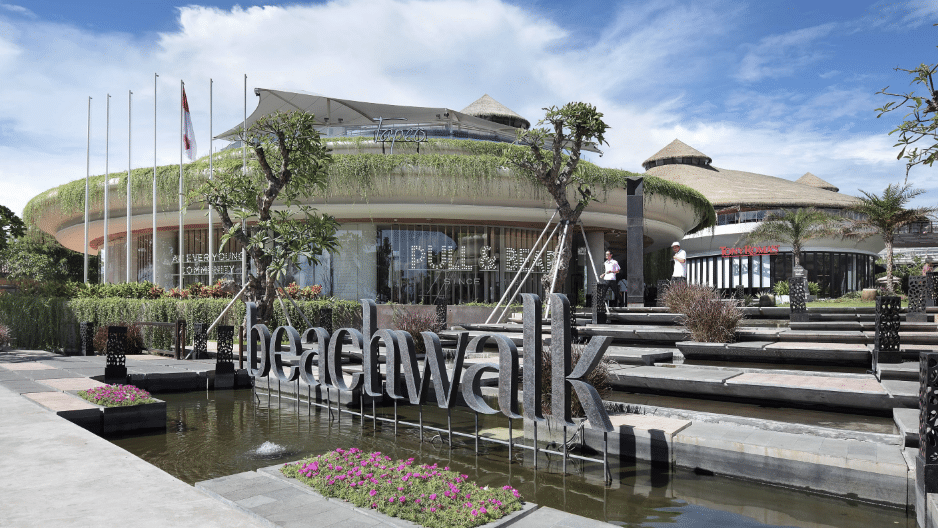 beachwalk shopping center photos