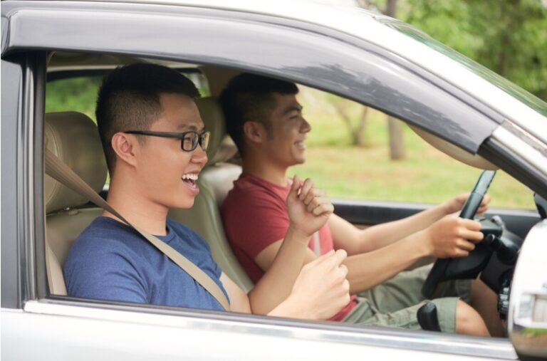 Kenapa sewa mobil dengan sopir lebih murah