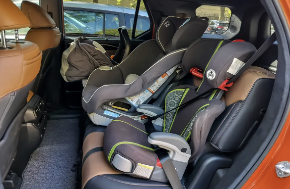 Standar Car Seat di Singapura
