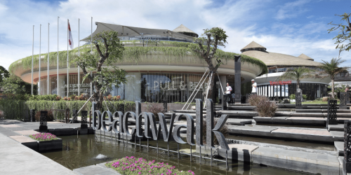 beachwalk shopping center photos