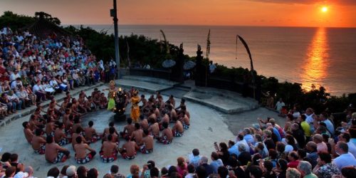 kecak dance uluwatu time