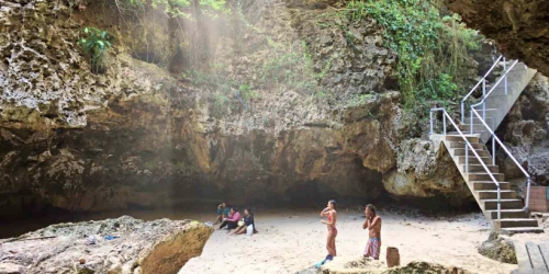 pantai suluban uluwatu