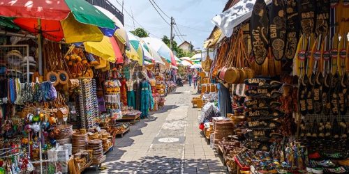 apa nama pasar tradisional di desa bali