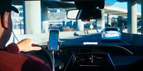 sewa mobil dengan supir